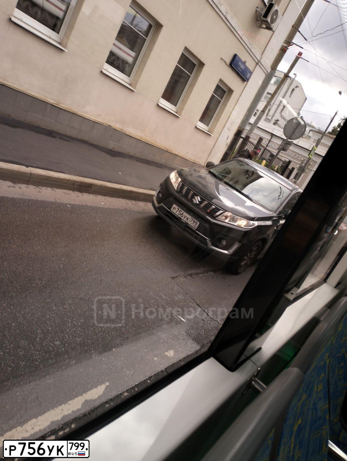 Фото автомобиля SUZUKI VITARA D21S, 2021 — госномер Р756УК799. Цвет: ЧЕРНЫЙ
