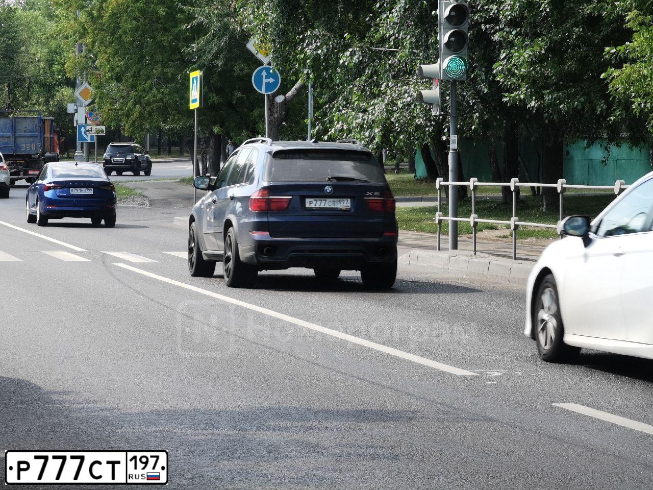 Фото автомобиля HONDA ACCORD, 2012 — госномер Е303РУ790. Цвет: Белый