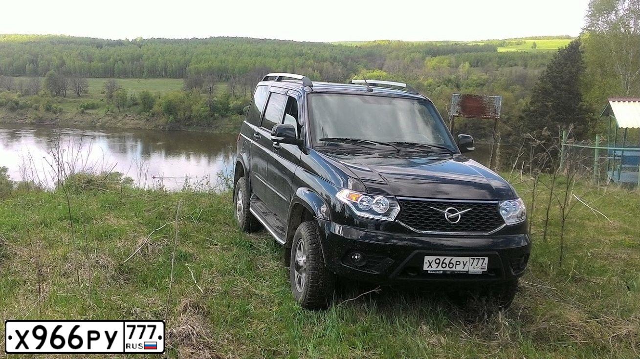 Фото автомобиля UAZ 3163 PATRIOT, 2017 — госномер Х966РУ777. Цвет: ЧЕРНЫЙ МЕТАЛЛИК
