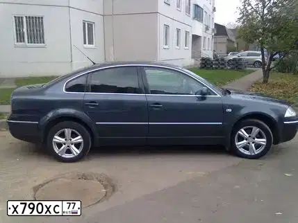 Фото автомобиля VOLKSWAGEN PASSAT, 2003 — госномер О492МК97. Цвет: СЕРЫЙ