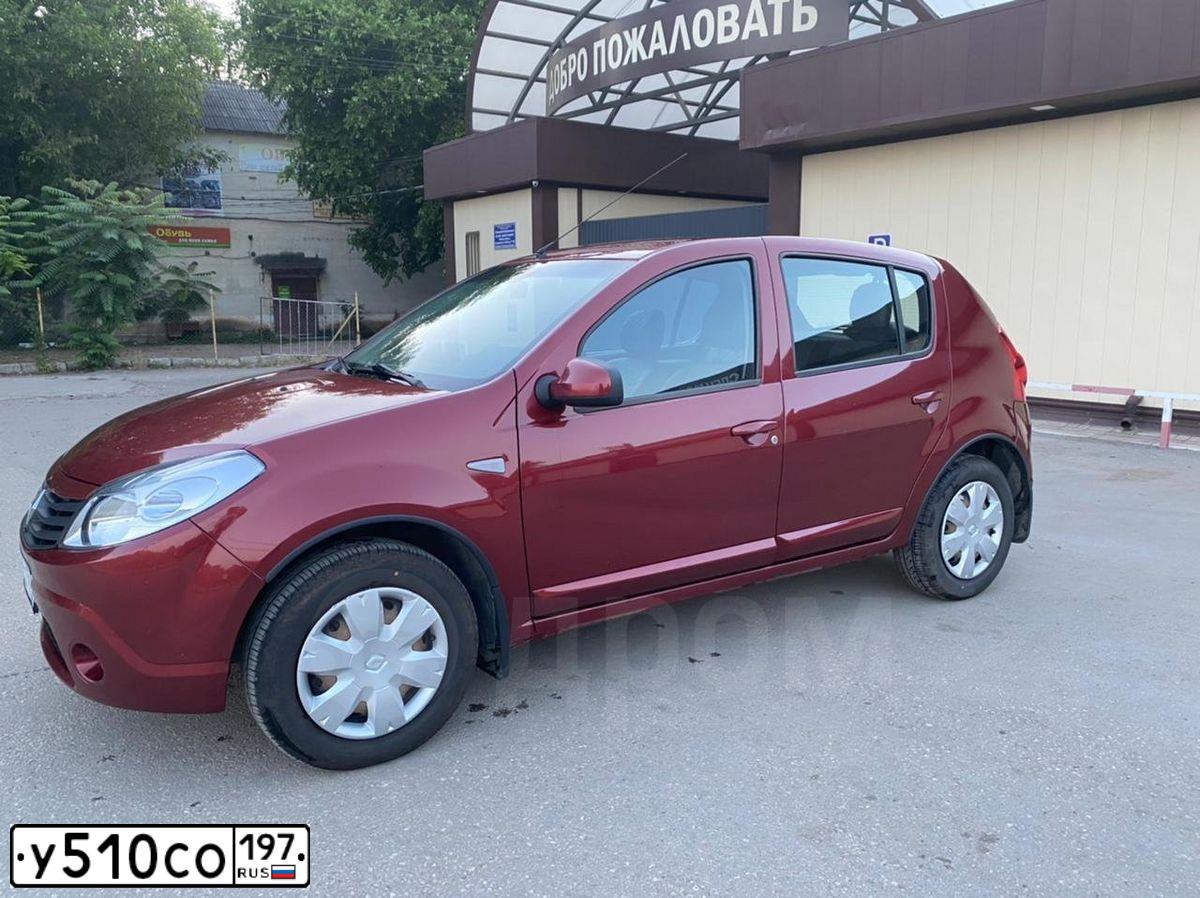 Фото автомобиля RENAULT SANDERO, 2012 — госномер У510СО197. Цвет: Красный