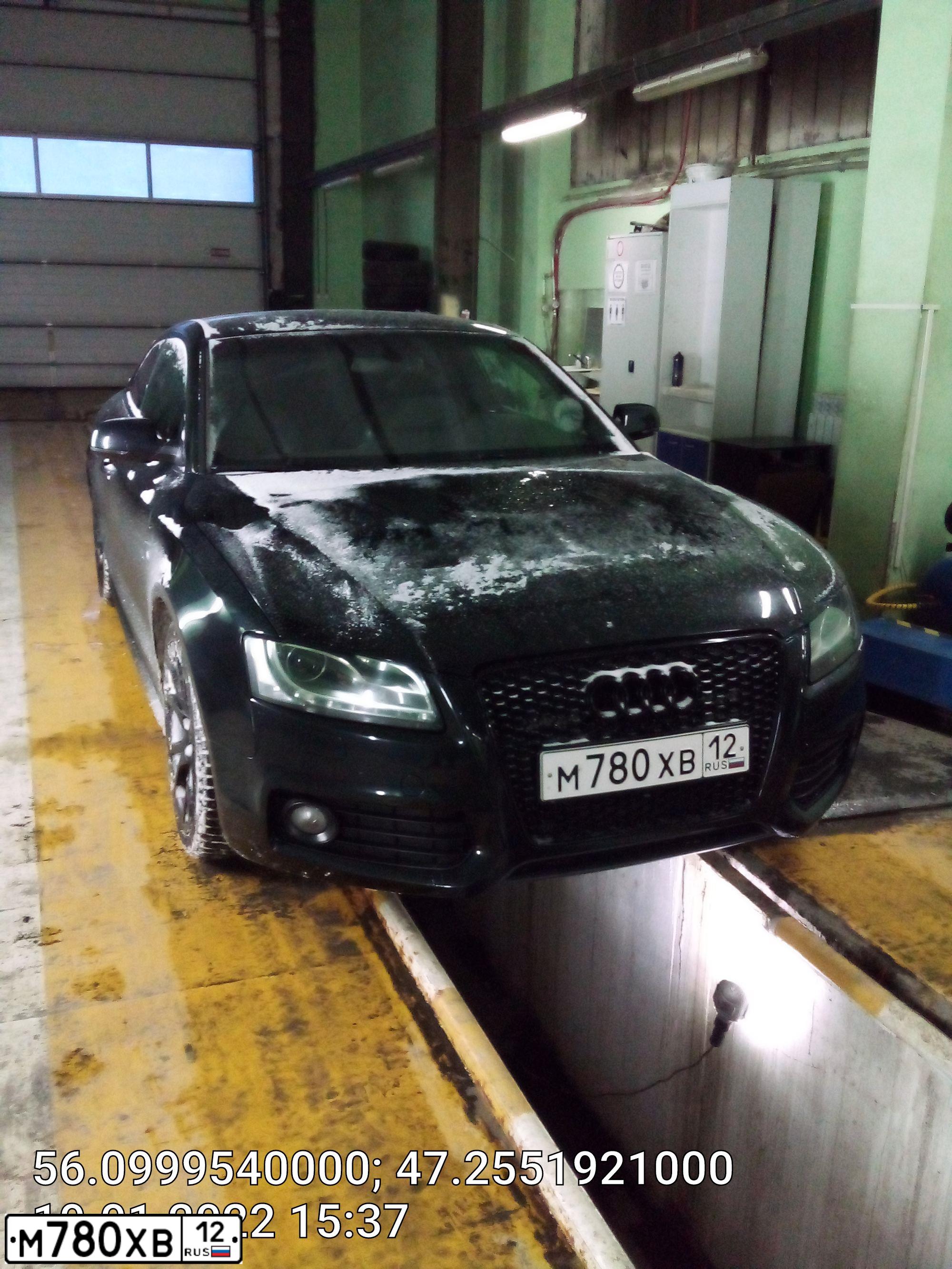 Фото автомобиля AUDI A5, 2010 — госномер М335ЕМ21. Цвет: ЧЕРНЫЙ