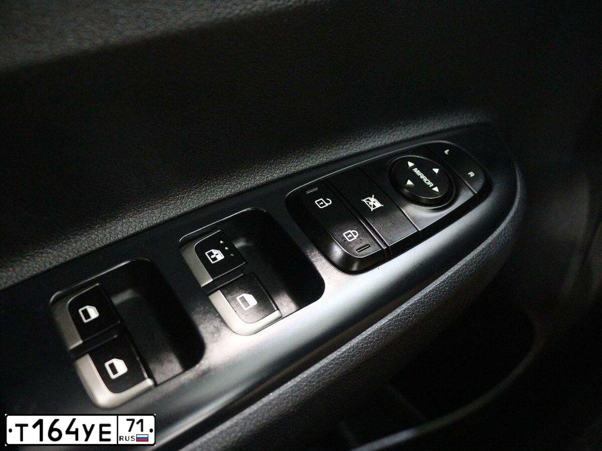 Фото автомобиля KIA RIO, 2017 — госномер Т164УЕ71. Цвет: Белый