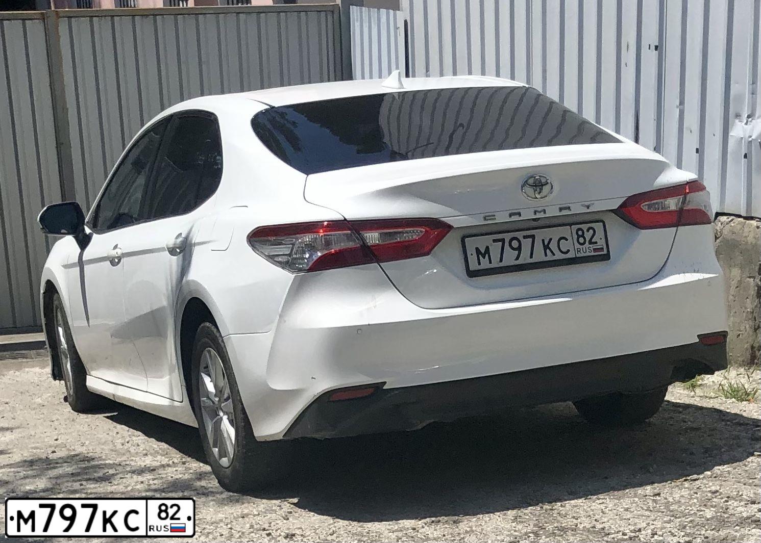 Фото автомобиля TOYOTA CAMRY, 2019 — госномер М797КС82. Цвет: БЕЛЫЙ