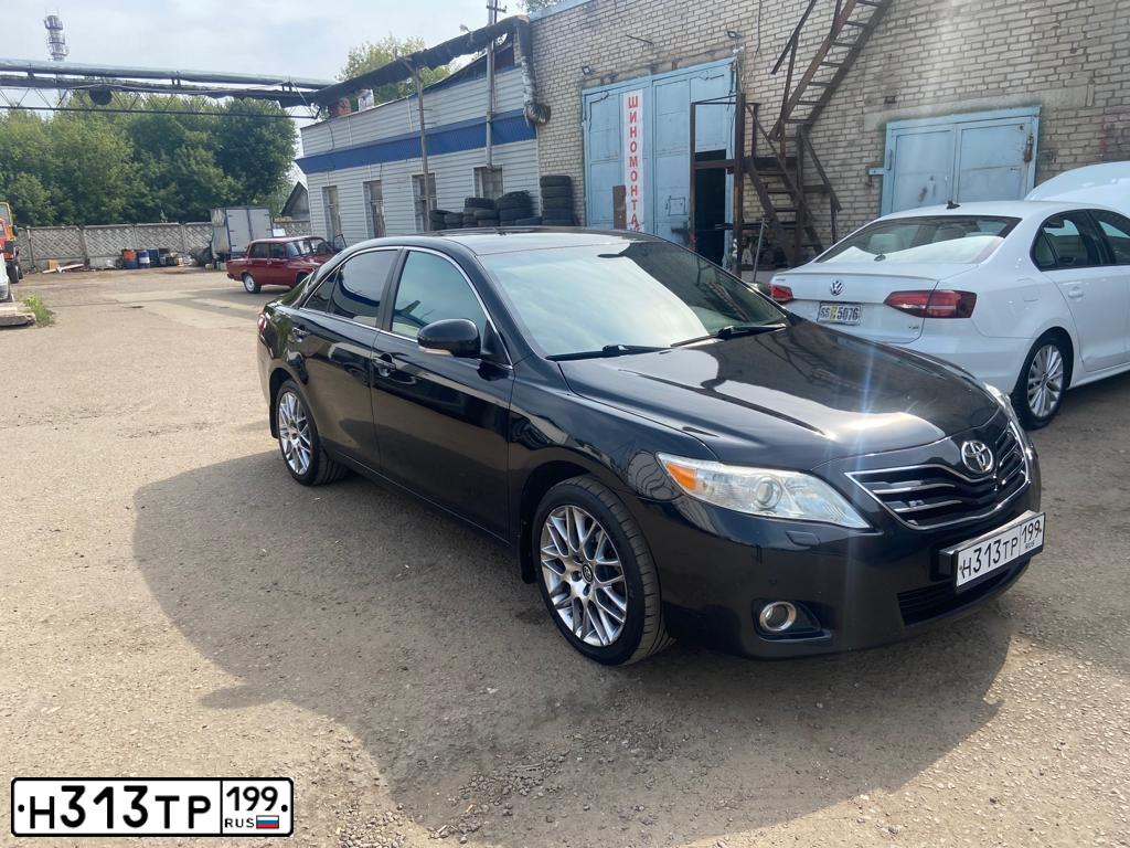 Фото автомобиля TOYOTA CAMRY, 2010 — госномер Н622ХС790. Цвет: ЧЕРНЫЙ