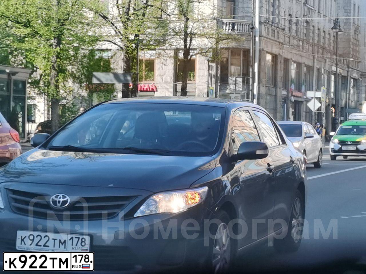 Фото автомобиля TOYOTA COROLLA, 2011 — госномер К364ВХ53. Цвет: СЕРЫЙ
