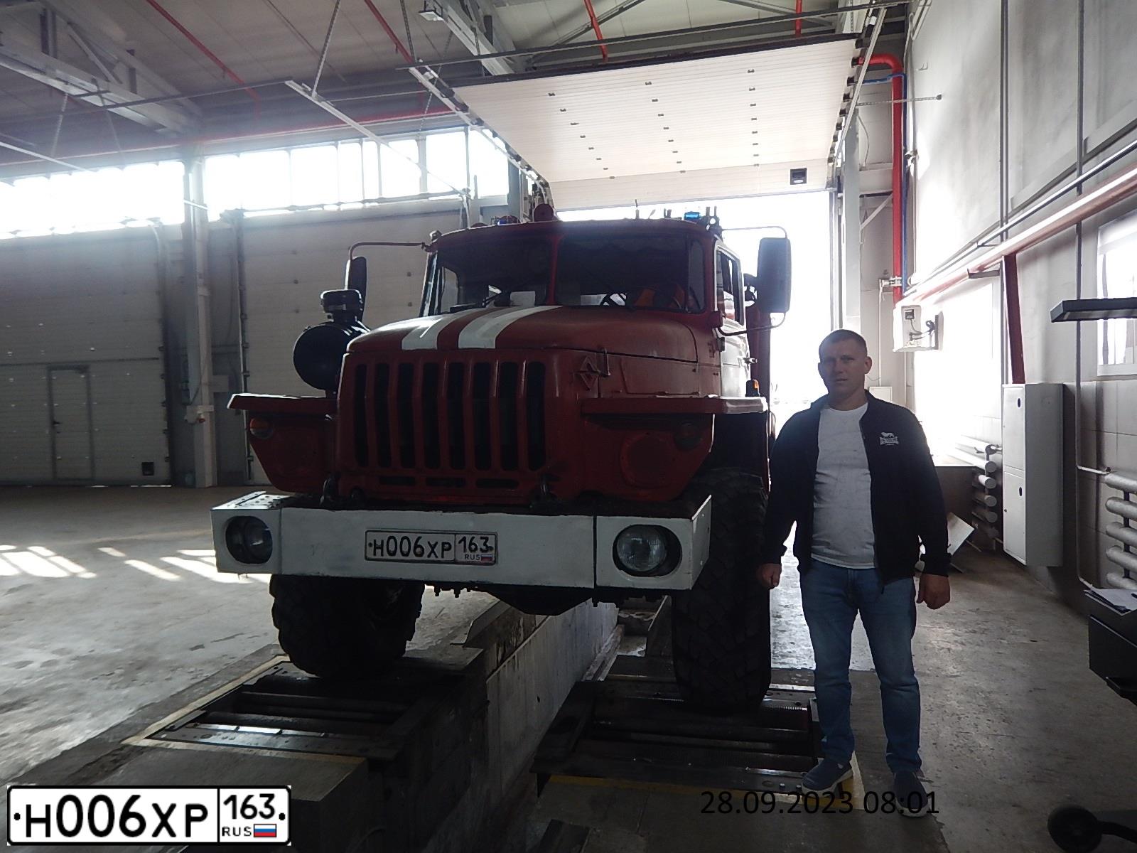 Фото автомобиля URAL 4320 /6X6/, 2010 — госномер Н006ХР163. Цвет: ЦВ СХ А8 ПО ГОСТ Р 50574-2019
