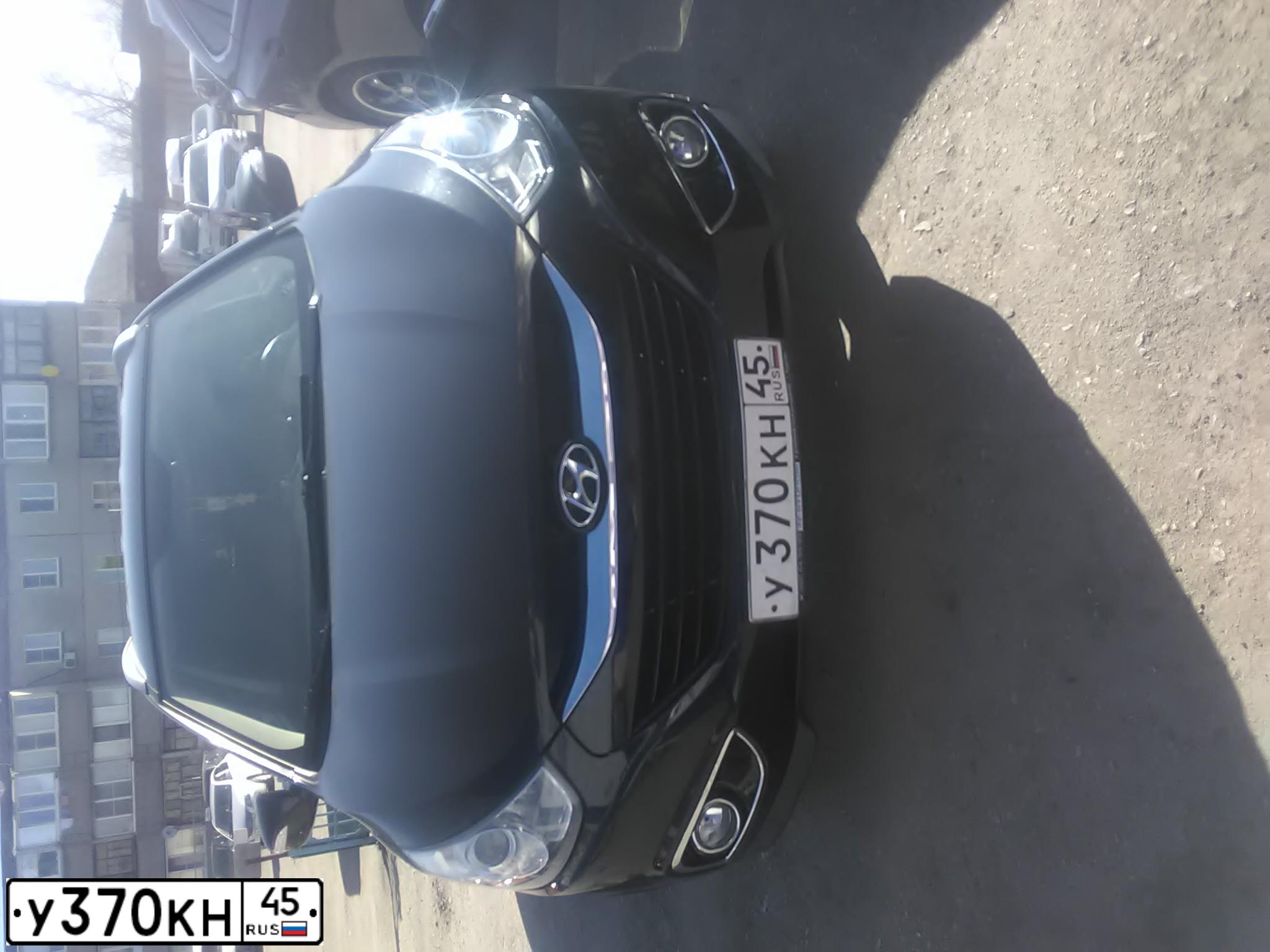 Фото автомобиля HYUNDAI IX35, 2012 — госномер У370КН45. Цвет: ЧЕРНЫЙ