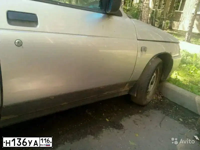 Фото автомобиля LADA 2112, 2002 — госномер Н136УА116. Цвет: СВЕТЛО-СЕРЕБРИСТЫЙ МЕТАЛЛ
