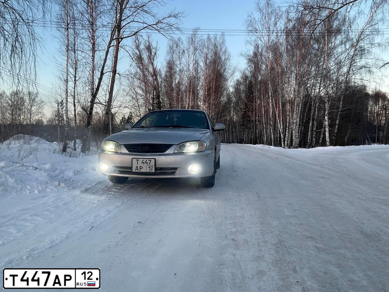 Фото автомобиля KIA SPECTRA, 2007 — госномер Т447АР12. Цвет: АЛМАЗНОЕ СЕРЕБРО