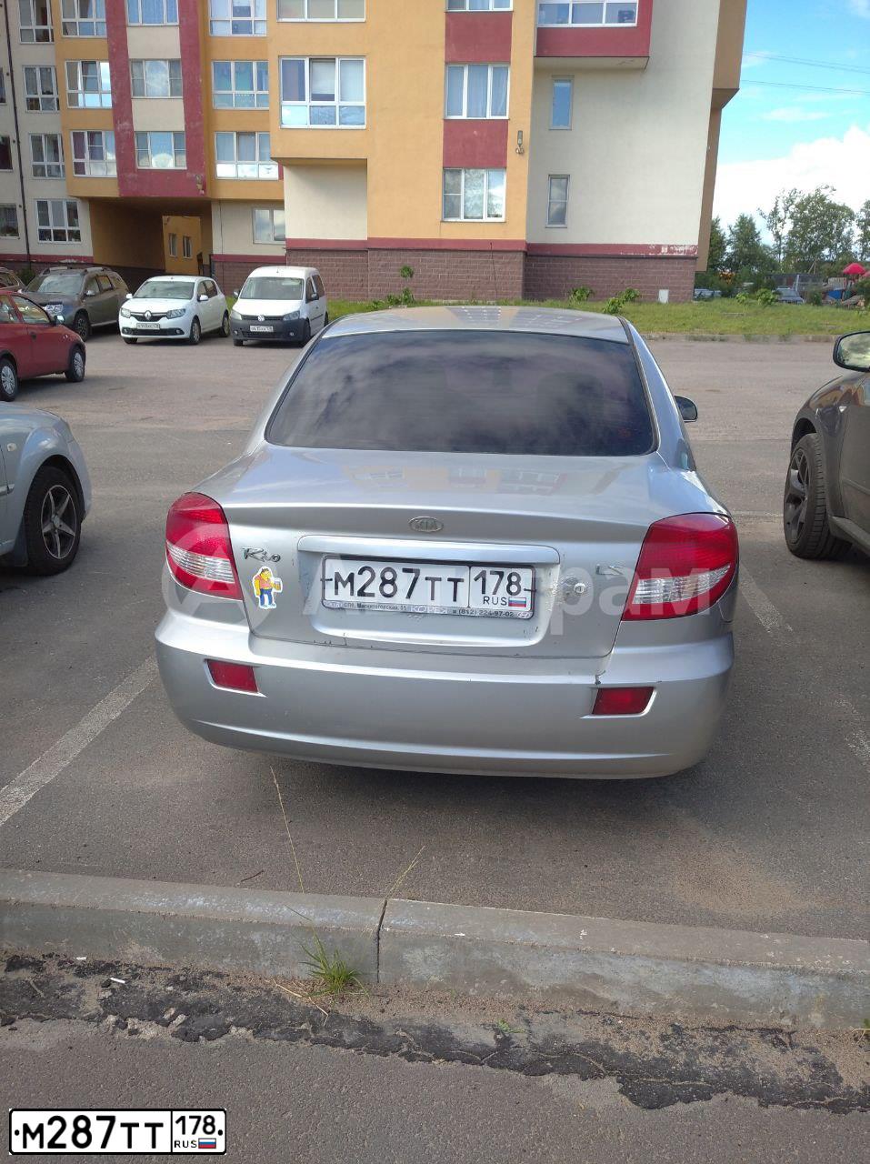 Фото автомобиля KIA RIO, 2005 — госномер М287ТТ178. Цвет: СЕРЕБРИСТЫЙ