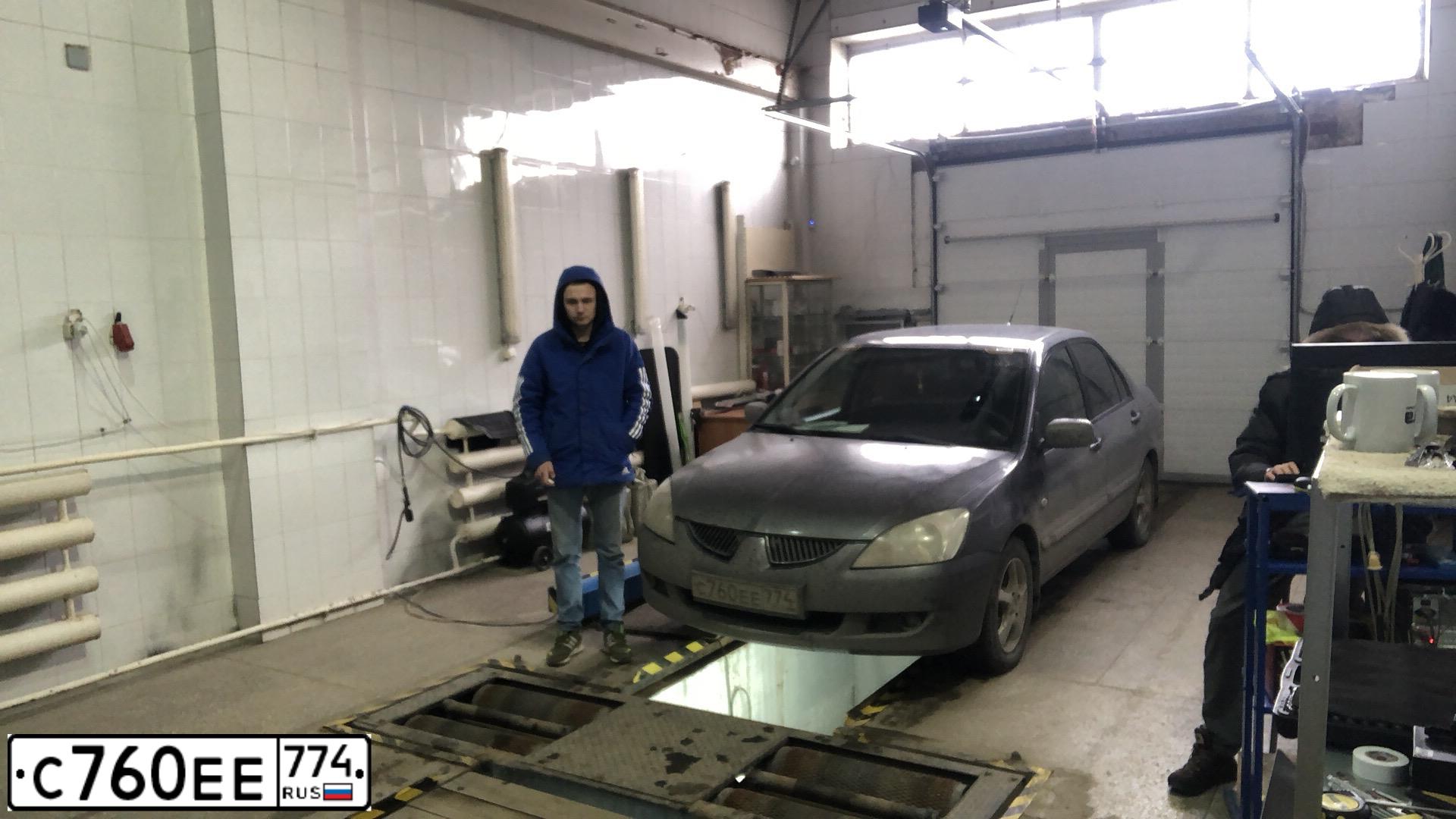 Фото автомобиля MITSUBISHI LANCER, 2004 — госномер С760ЕЕ774. Цвет: СЕРЫЙ
