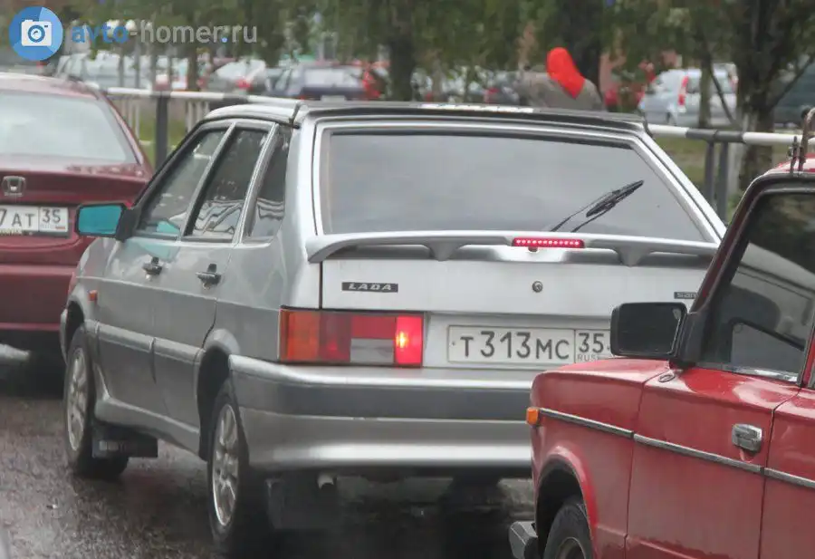 Фото автомобиля LADA 2114 SAMARA, 2007 — госномер Е141МУ35. Цвет: СВЕТЛО-СЕРЕБРИСТЫЙ МЕТАЛЛ