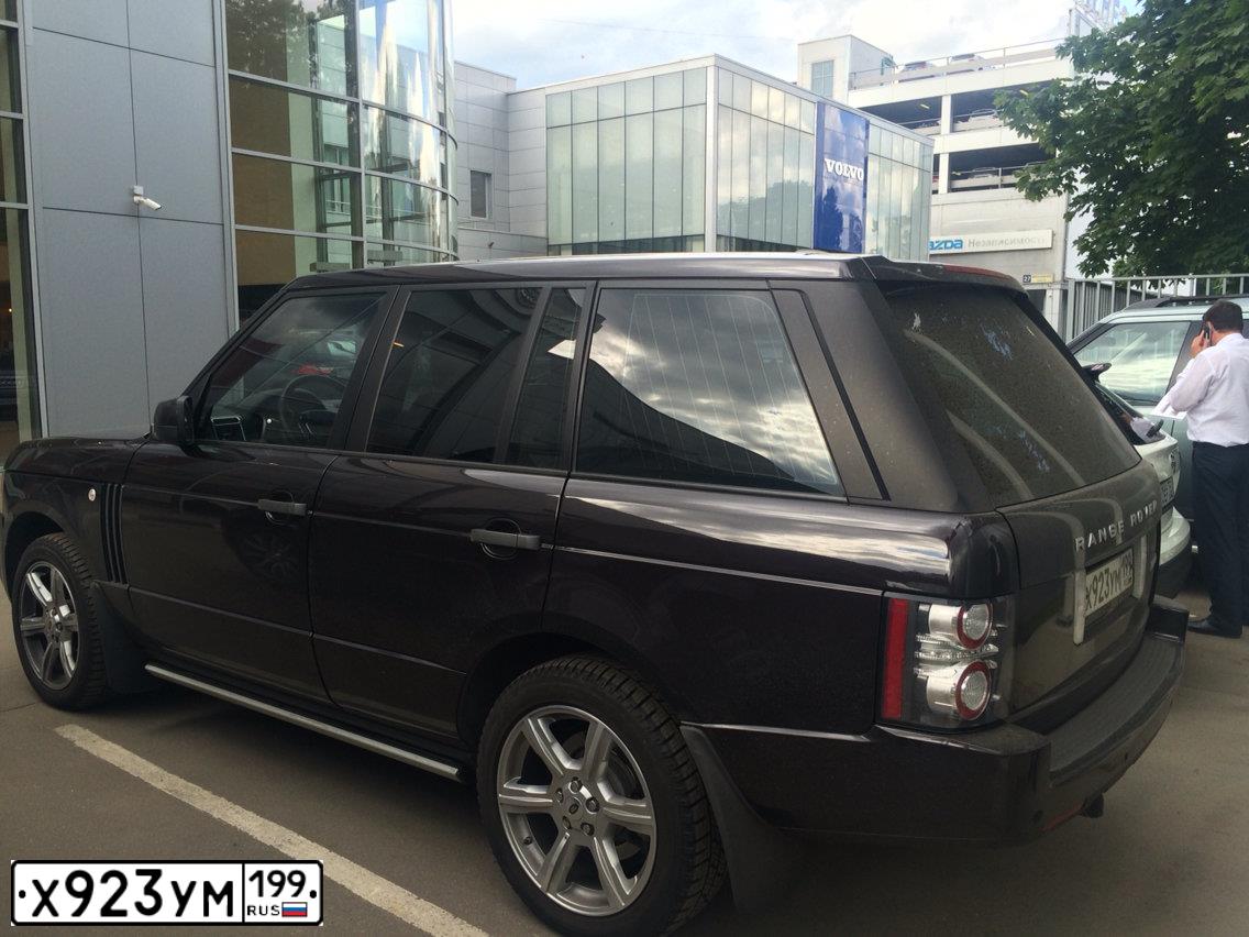 Фото автомобиля LANDROVER RANGE ROVER, 2009 — госномер О294ОК777. Цвет: КОРИЧНЕВЫЙ ТЕМНЫЙ