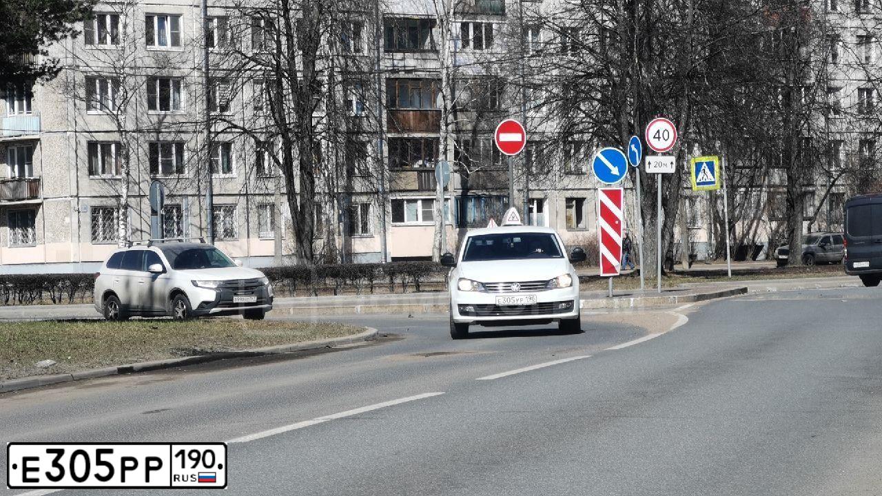 Фото автомобиля LEXUS GS, 2012 — госномер Х727МА152. Цвет: КРАСНЫЙ