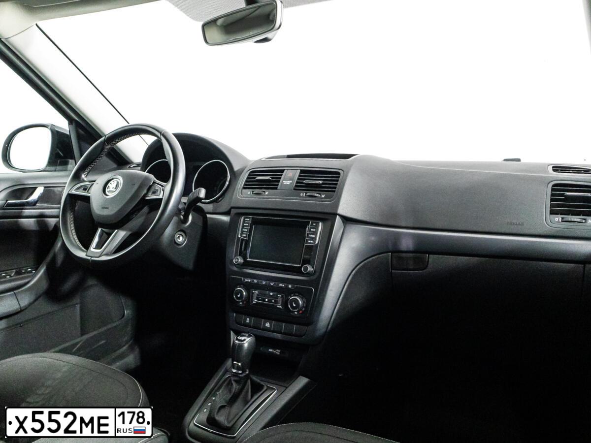Фото автомобиля SKODA YETI, 2017 — госномер С078НВ198. Цвет: Белый