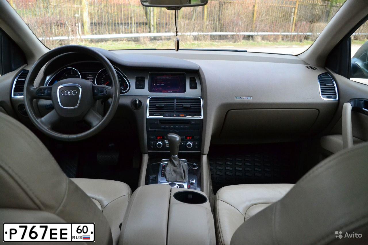 Фото автомобиля AUDI Q7, 2006 — госномер Р767ЕЕ60. Цвет: ЗЕЛЕНЫЙ