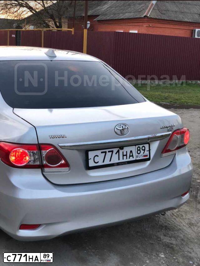 Фото автомобиля TOYOTA COROLLA, 2009 — госномер С771НА89. Цвет: СВЕТЛО-СЕРЫЙ