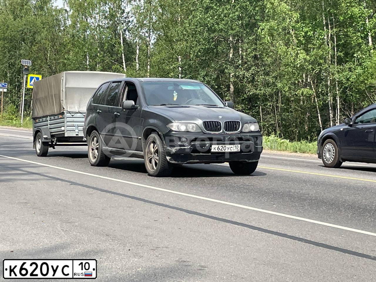 Фото автомобиля BMW X5, 2004 — госномер М347ММ98. Цвет: СЕРЫЙ