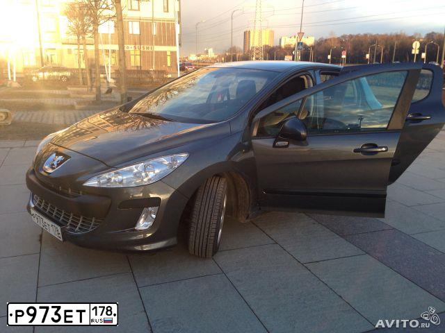 Фото автомобиля PEUGEOT 308, 2010 — госномер Х002КУ51. Цвет: ТЕМНО-СЕРЫЙ