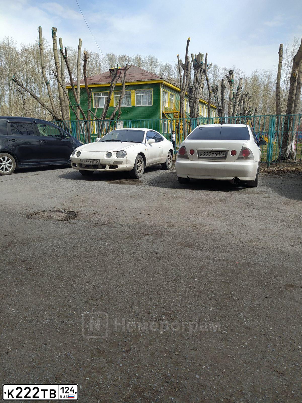 Фото автомобиля TOYOTA ALTEZZA, 2001 — госномер У890ТХ124