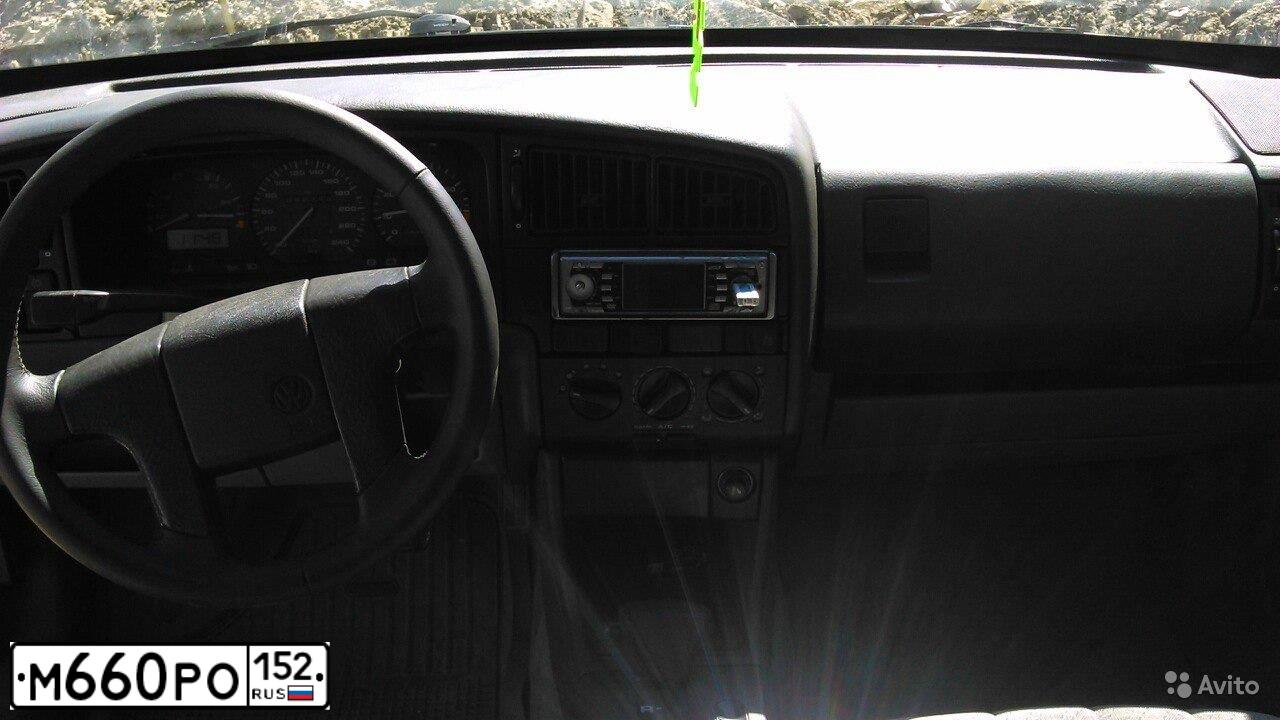Фото автомобиля VOLKSWAGEN PASSAT, 1992 — госномер Т183КН90. Цвет: СВЕТЛО-ЗЕЛЕНЫЙ