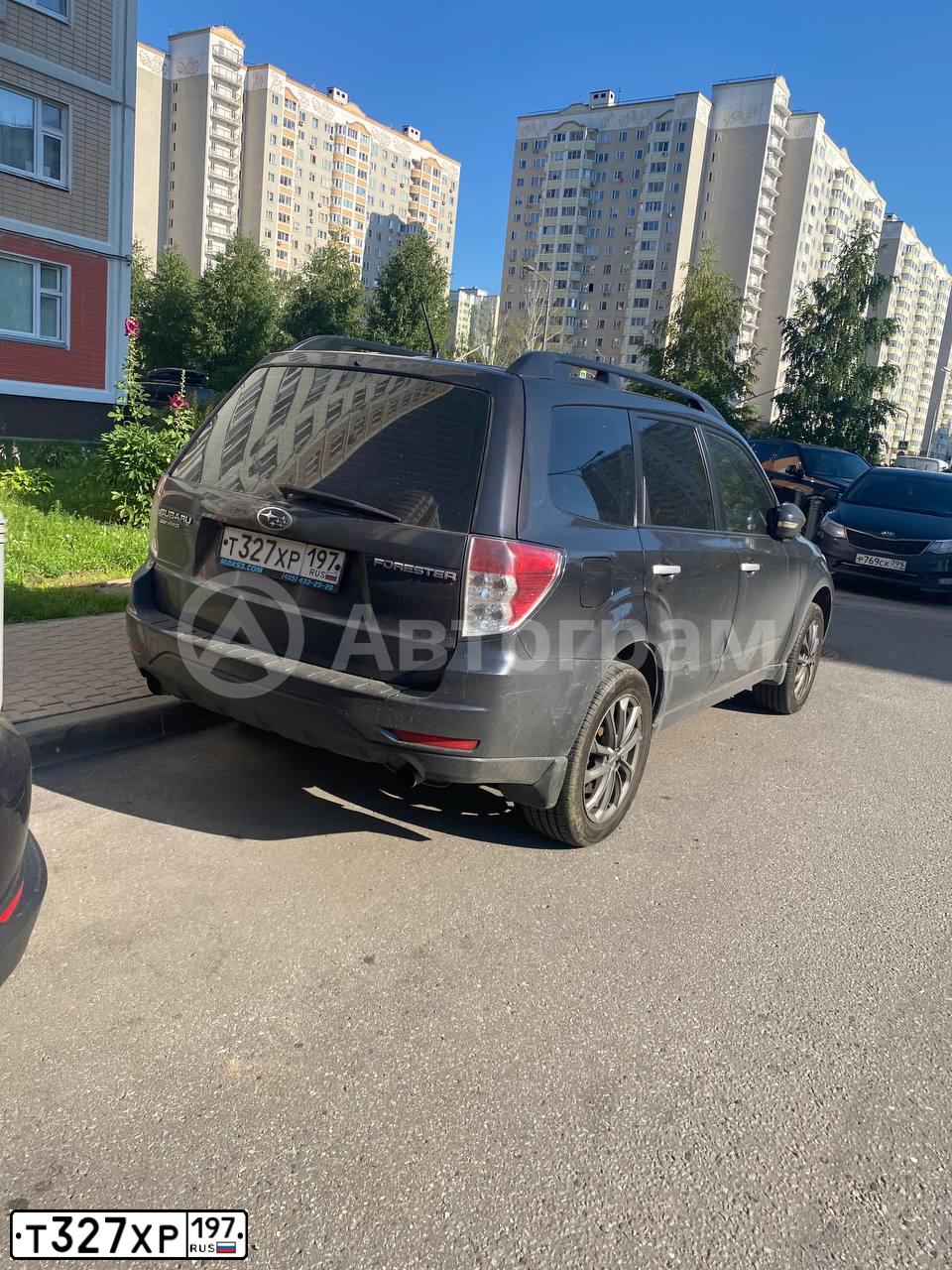 Фото автомобиля SUBARU FORESTER, 2012 — госномер Т327ХР197. Цвет: СЕРЫЙ ТЕМНЫЙ
