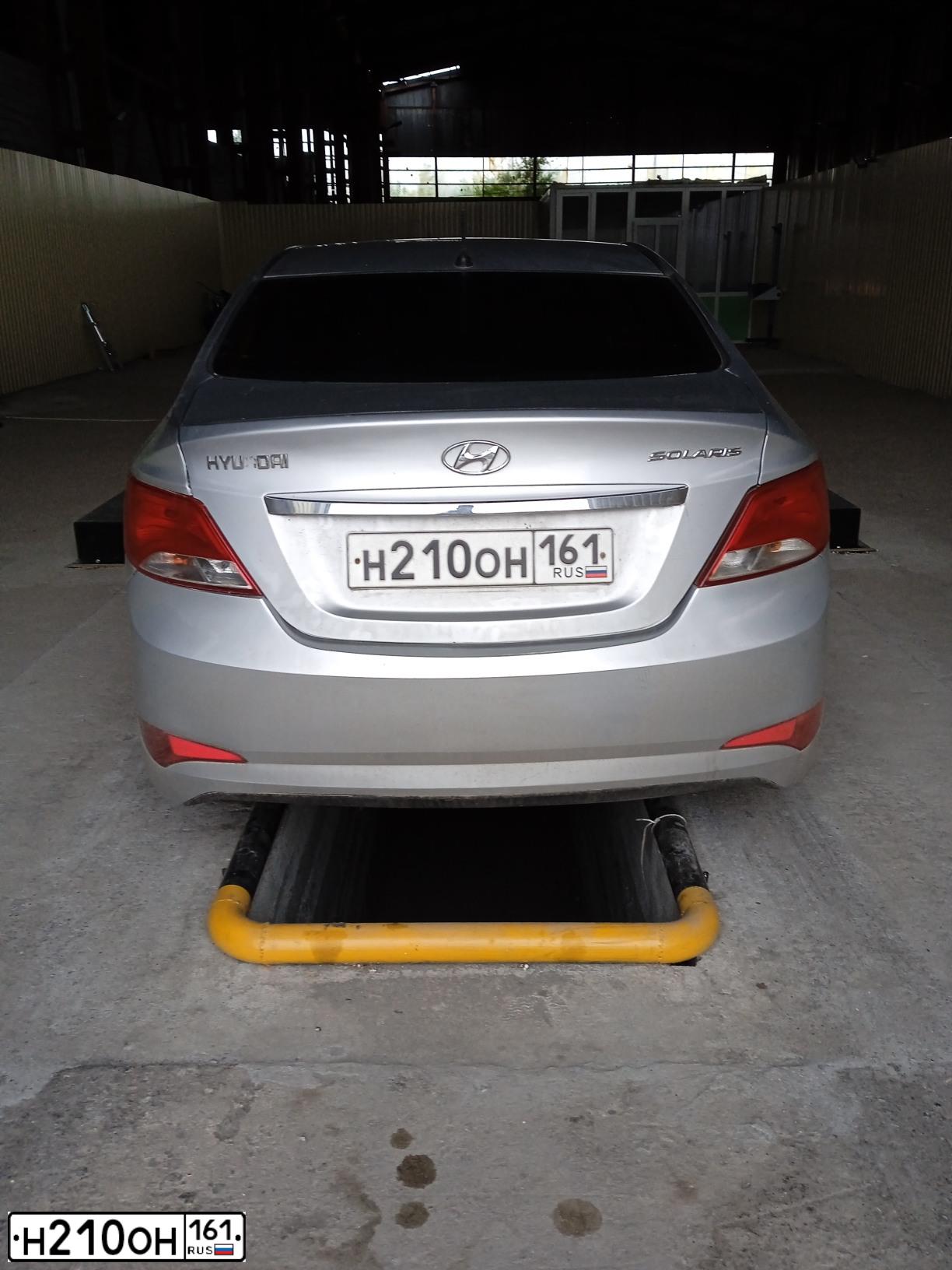 Фото автомобиля HYUNDAI SOLARIS, 2012 — госномер Н210ОН161. Цвет: СЕРЕБРИСТЫЙ