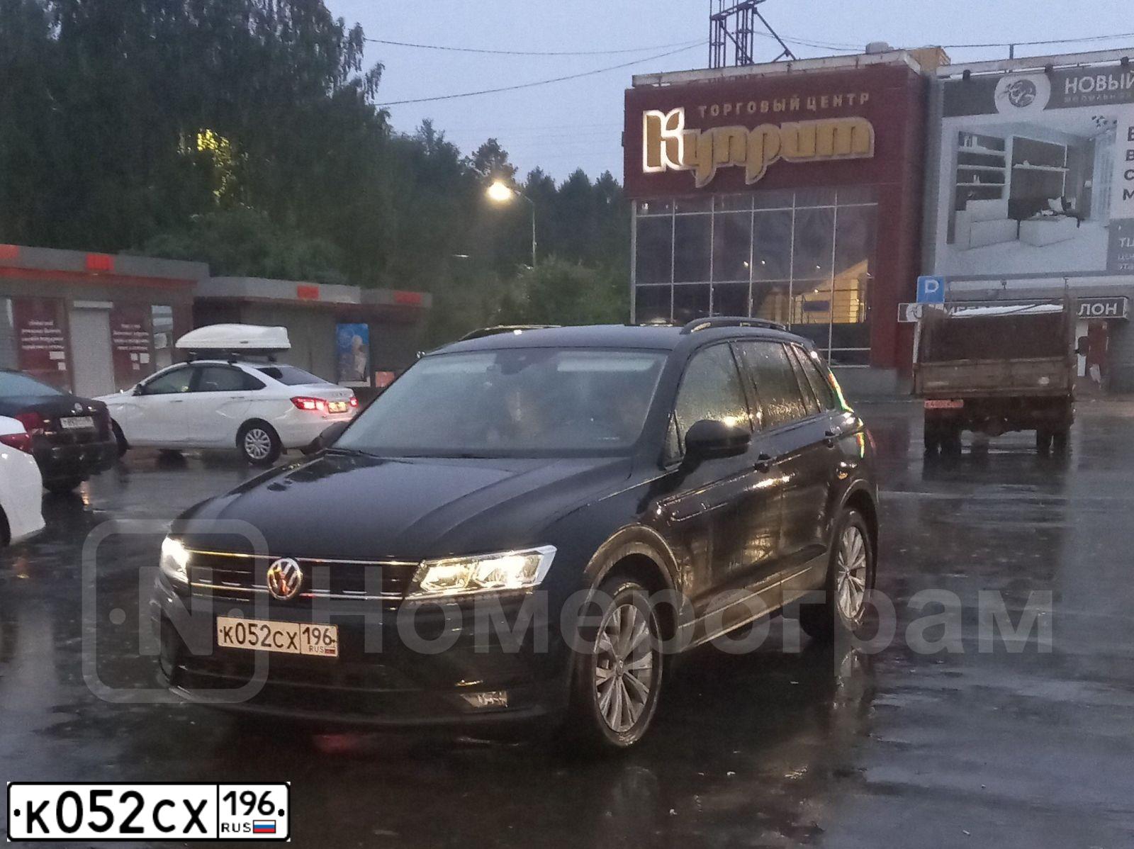 Фото автомобиля VOLKSWAGEN TIGUAN, 2019 — госномер К052СХ196. Цвет: ЧЕРНЫЙ
