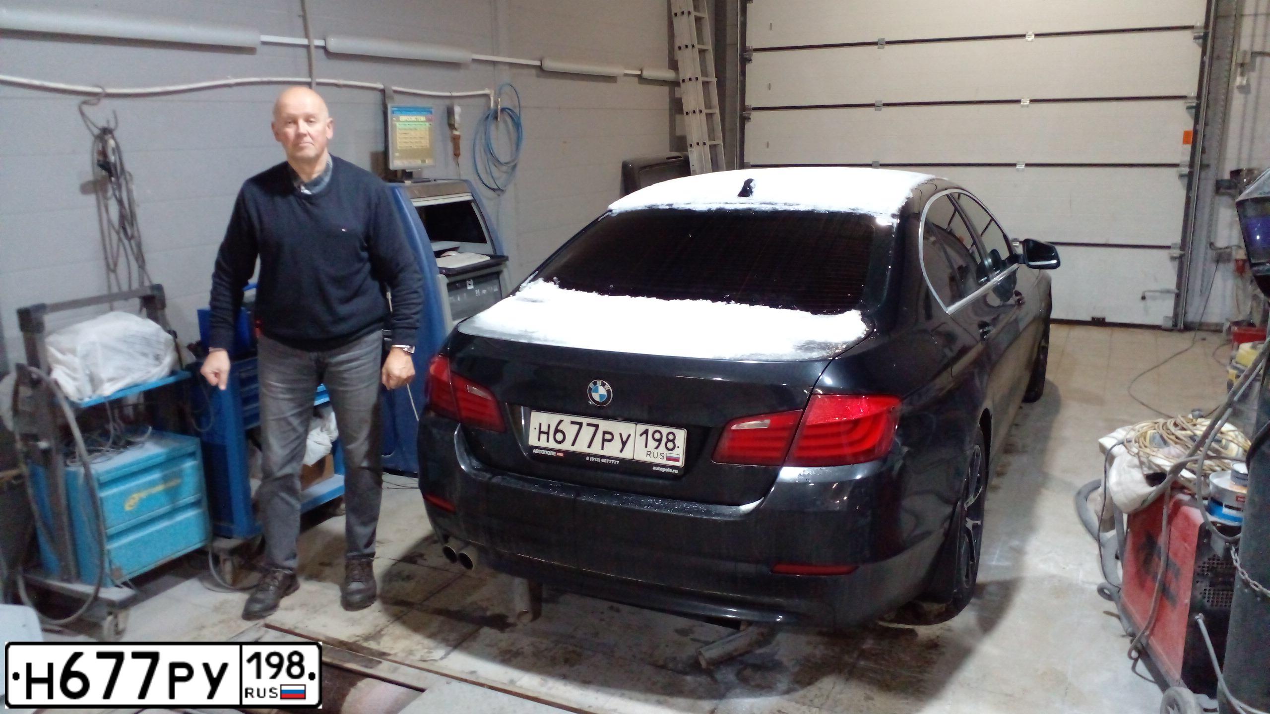 Фото автомобиля BMW SERIE 5, 2012 — госномер Н677РУ198. Цвет: ЧЕРНЫЙ