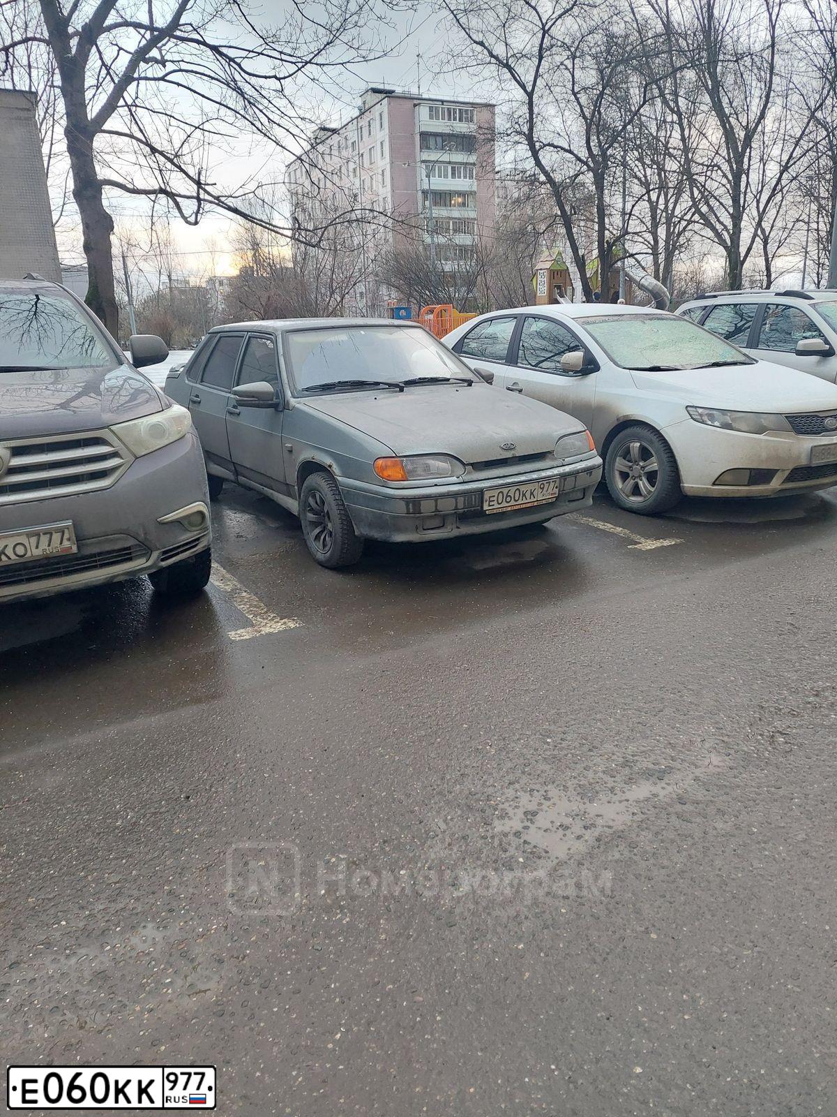 Фото автомобиля LADA 2115 SAMARA, 2007 — госномер Е060КК977. Цвет: СЕРЫЙ