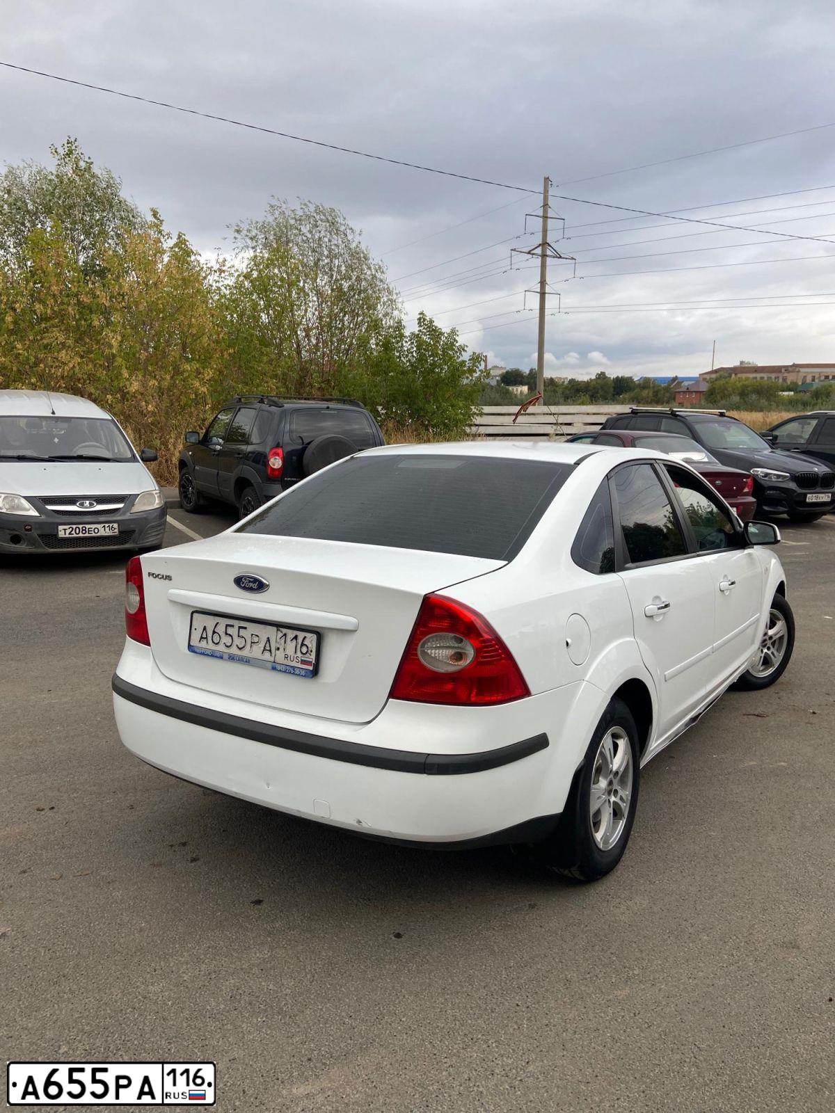 Фото автомобиля FORD FOCUS, 2007 — госномер М290ВУ702. Цвет: Белый