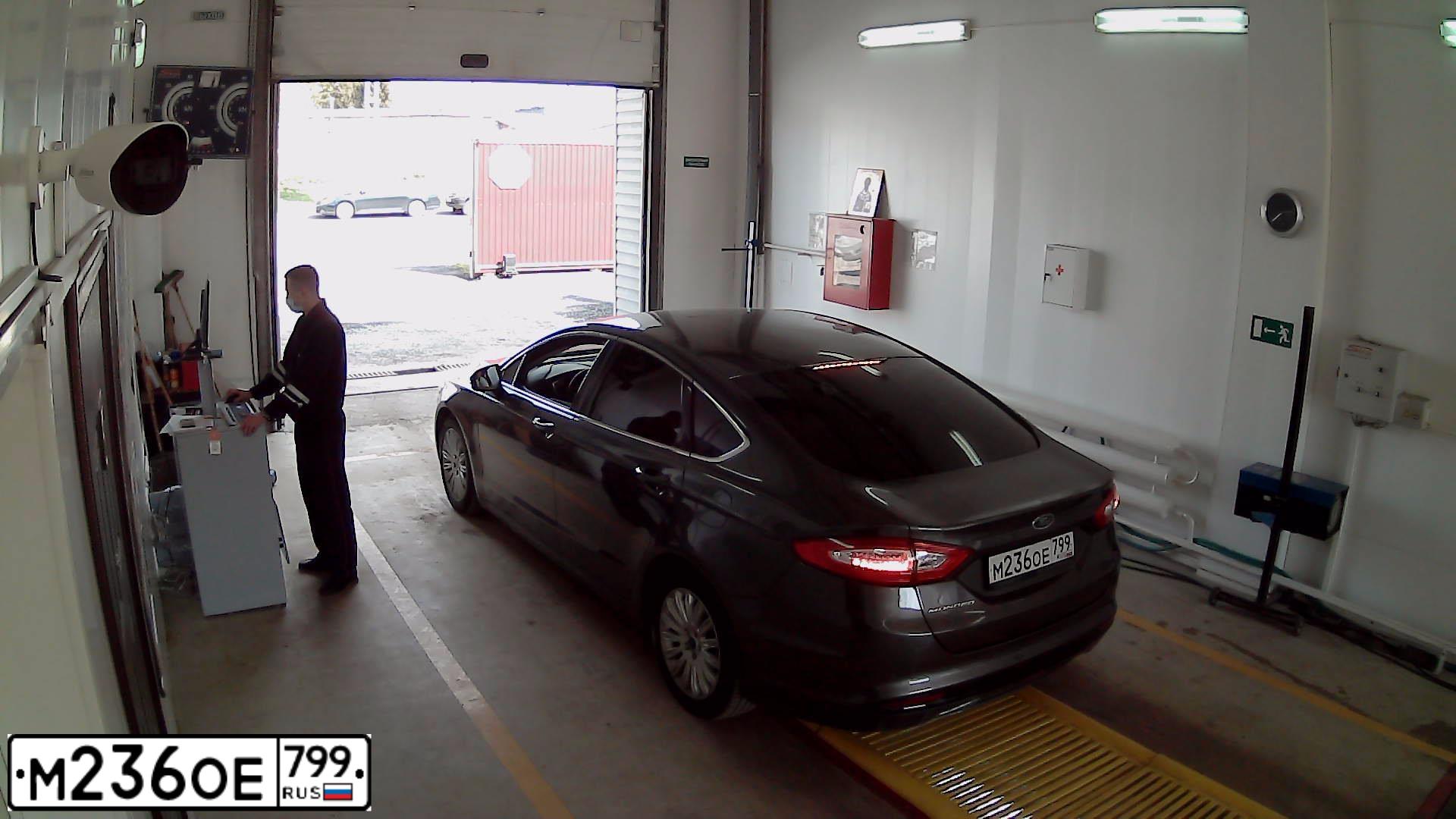 Фото автомобиля FORD MONDEO, 2015 — госномер М236ОЕ799. Цвет: Серый