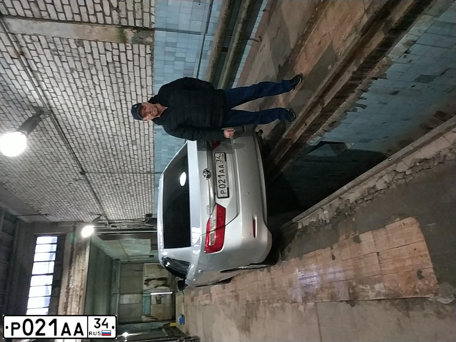 Фото автомобиля TOYOTA CAMRY, 2008 — госномер А004АМ34. Цвет: БЕЖЕВЫЙ