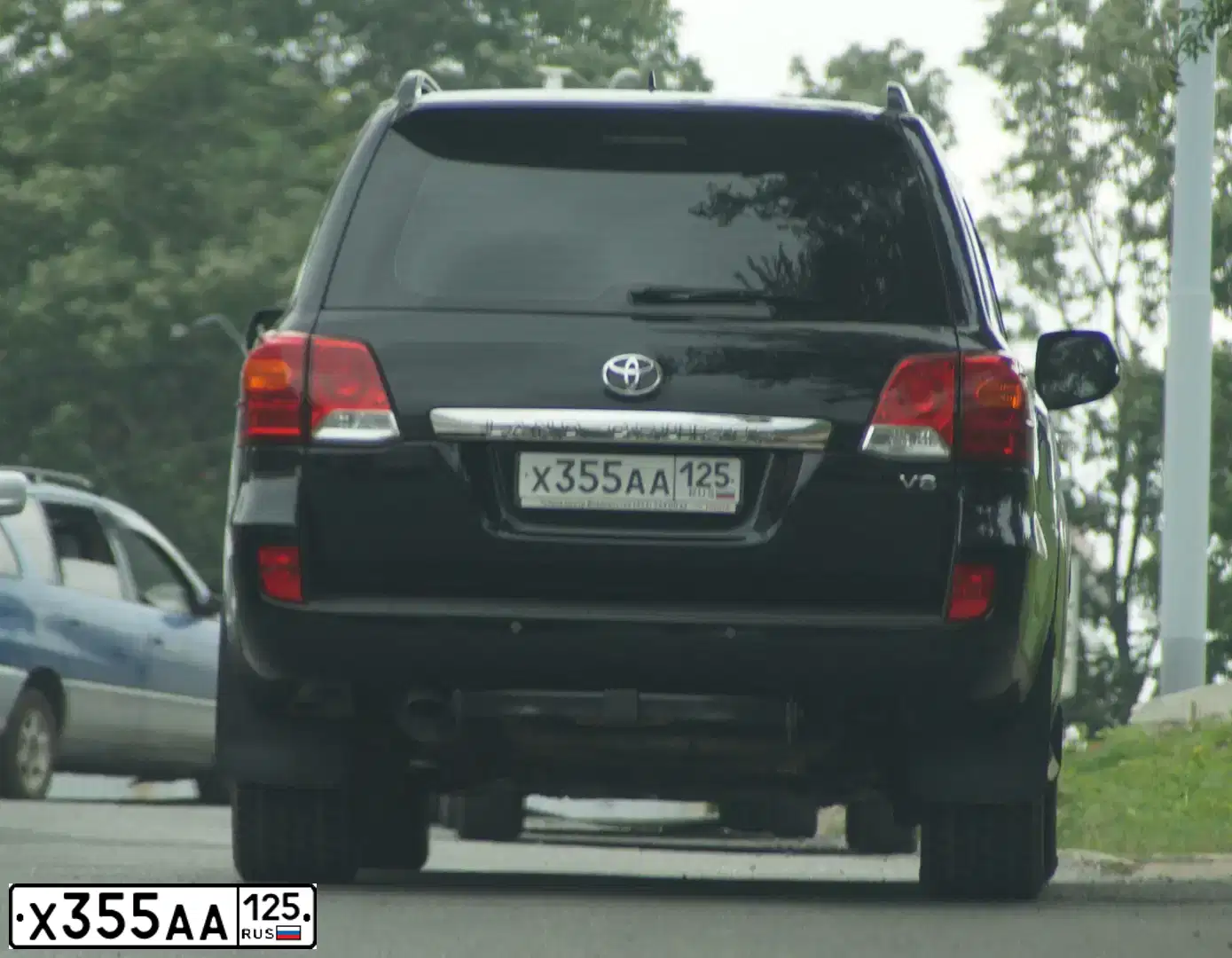 Фото автомобиля TOYOTA LANDCRUISER 200, 2014 — госномер Х355АА125. Цвет: ЧЕРНЫЙ