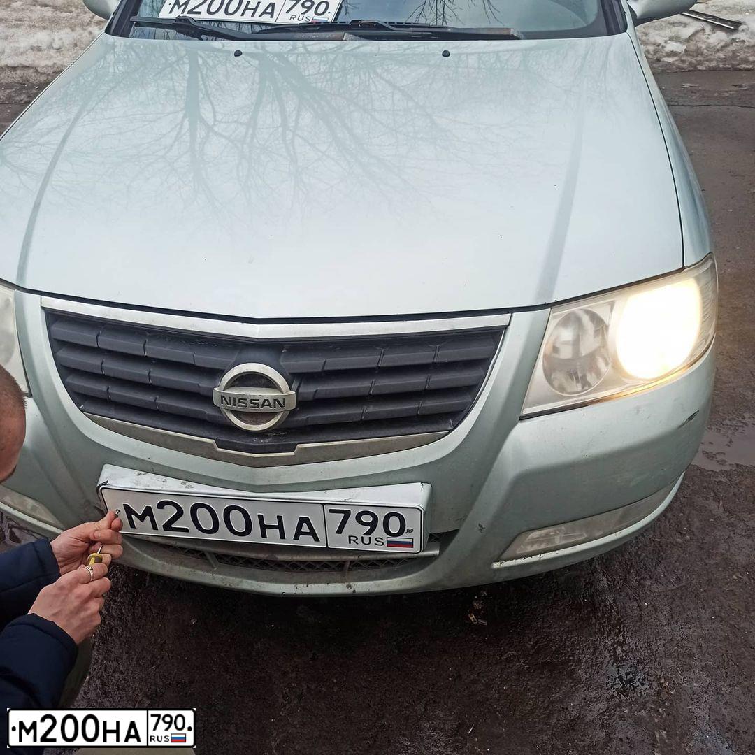 Фото автомобиля NISSAN ALMERA, 2006 — госномер М200НА790. Цвет: Серебристый