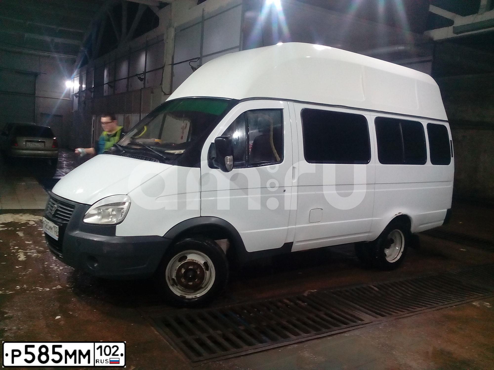 Фото автомобиля GAZ 3221 EL, 2013 — госномер Р585ММ102. Цвет: БЕЛЫЙ