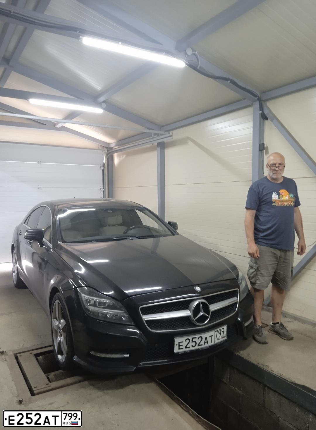 Фото автомобиля MERCEDES CLS-KLASSE, 2013 — госномер А283СВ797. Цвет: ЧЕРНЫЙ