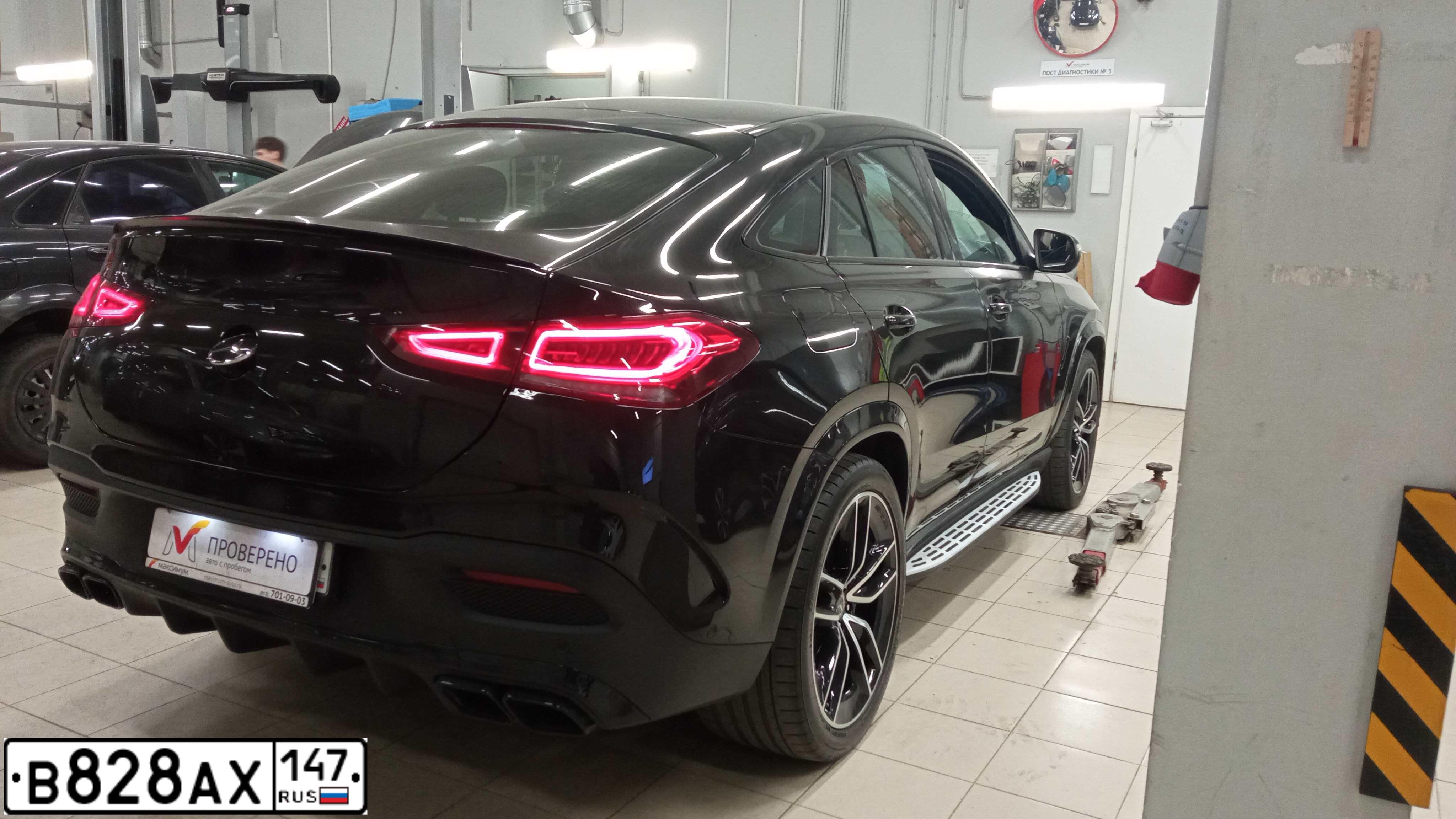 Фото автомобиля MERCEDES GLE-KLASSE, 2020 — госномер В828АХ147. Цвет: ЧЕРНЫЙ