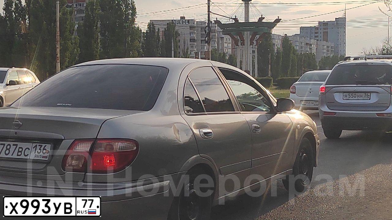 Фото автомобиля TOYOTA RAV4, 2001 — госномер Х993УВ77. Цвет: СЕРЫЙ