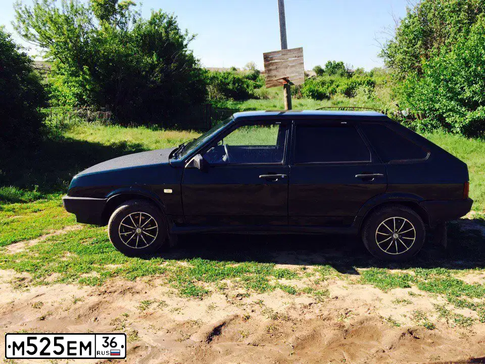 Фото автомобиля LADA 2109 SAMARA, 2002 — госномер М525ЕМ36. Цвет: Темно-зеленый