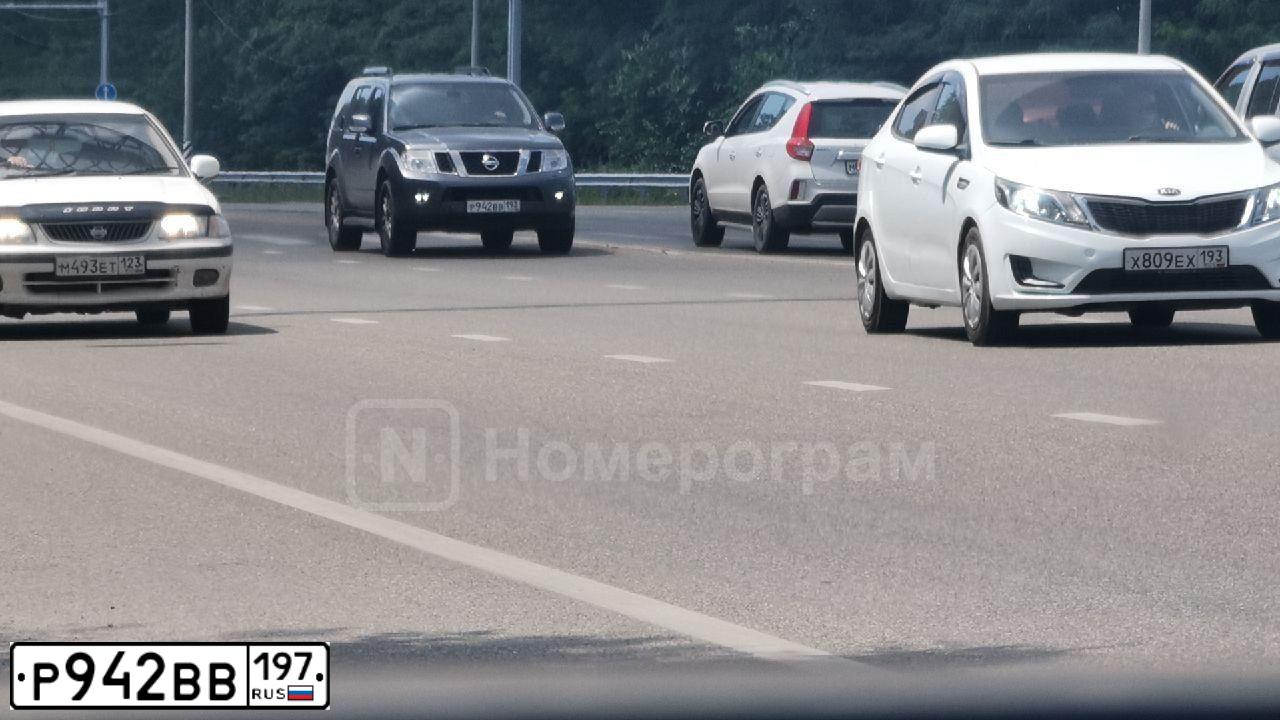 Фото автомобиля ПЕЖО 308, 2010 — госномер В138ММ761. Цвет: БЕЖЕВЫЙ МЕТАЛЛИК
