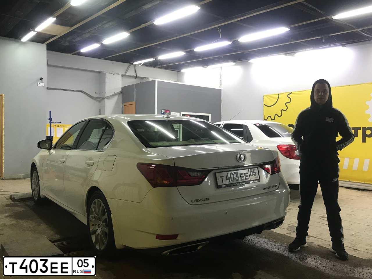 Фото автомобиля LEXUS GS, 2012 — госномер Е800АО702. Цвет: Белый