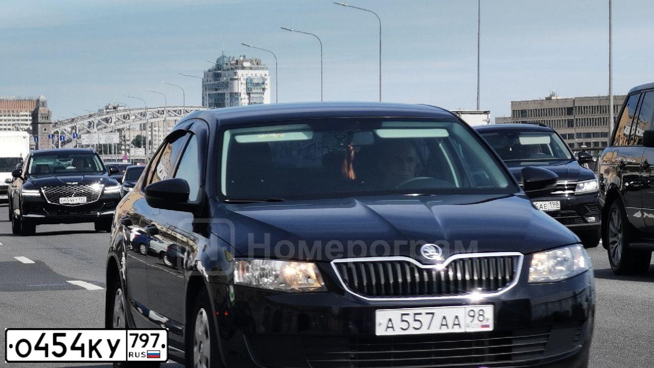 Фото автомобиля INFINITI QX80 /QX56/, 2013 — госномер О454КУ797. Цвет: Белый