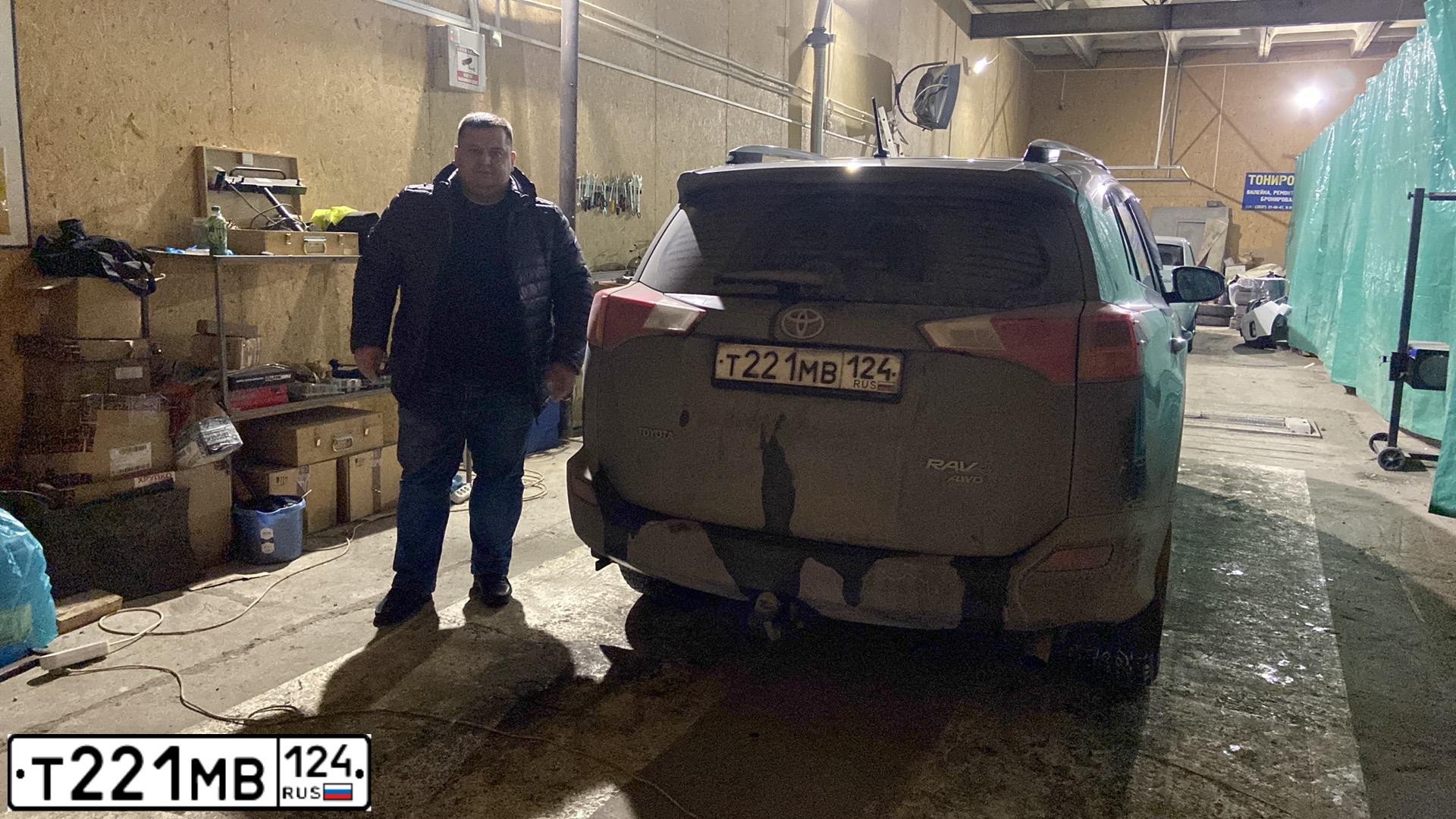 Фото автомобиля TOYOTA RAV4, 2013 — госномер В355ВК156. Цвет: СЕРЫЙ