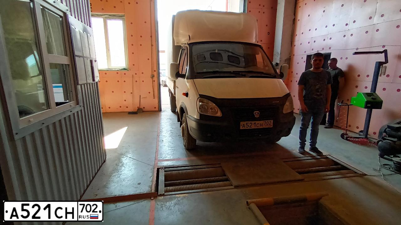 Фото автомобиля GAZ 3302 GAZEL, 2008 — госномер К001ВН102. Цвет: Белый