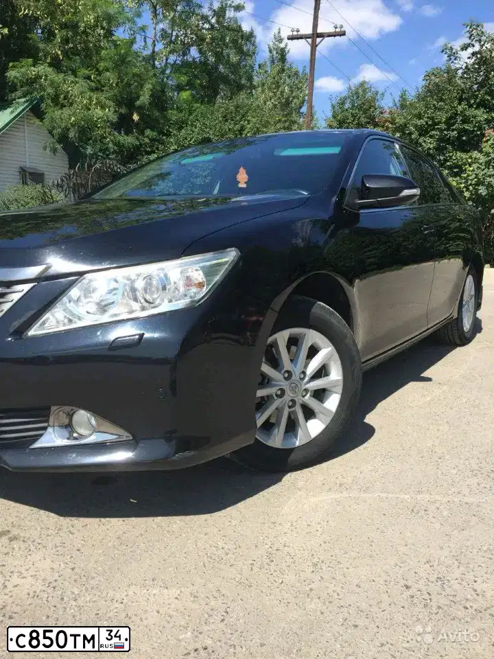 Фото автомобиля TOYOTA CAMRY, 2012 — госномер С850ТМ34. Цвет: ЧЕРНЫЙ МЕТАЛЛИК