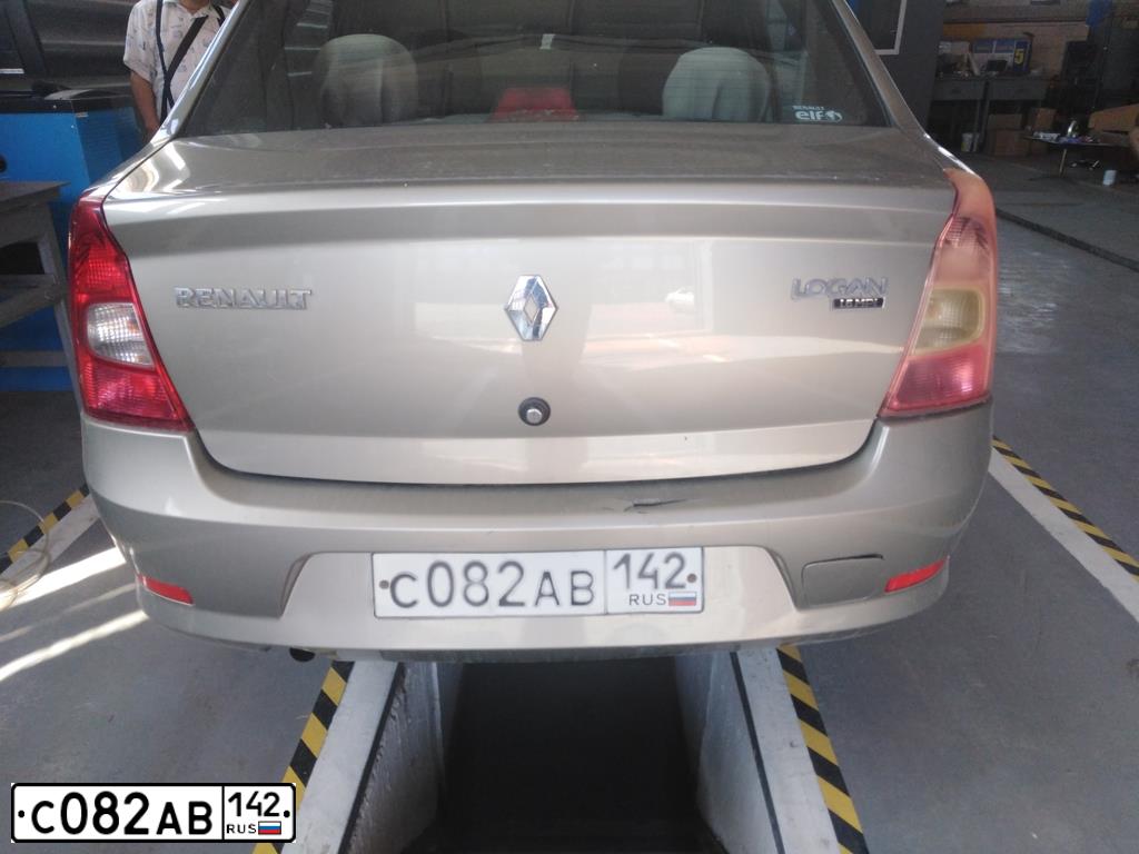 Фото автомобиля VOLKSWAGEN TOUAREG, 2008 — госномер С082ЕВ142. Цвет: ЧЕРНЫЙ