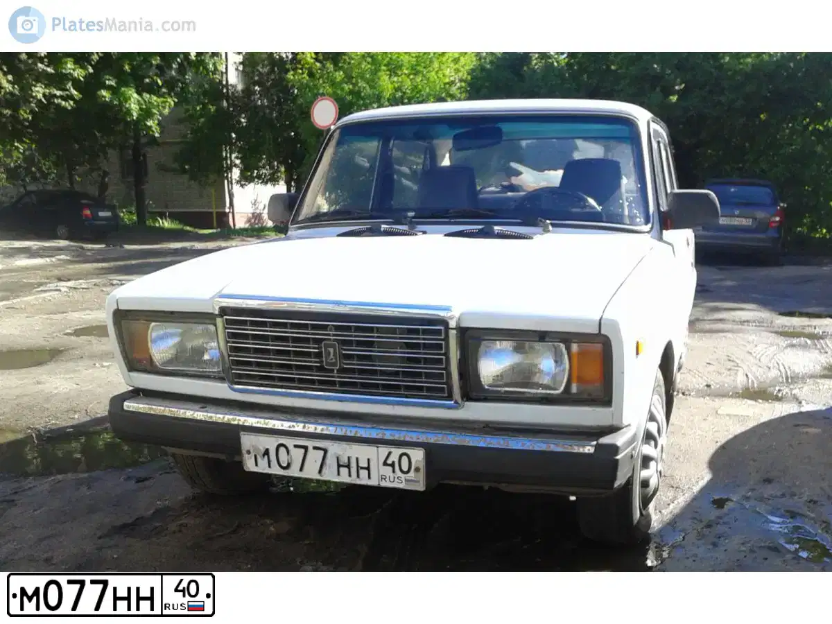 Фото автомобиля LADA 2107 LADA, 2006 — госномер М077НН40. Цвет: ЯРКО-БЕЛЫЙ