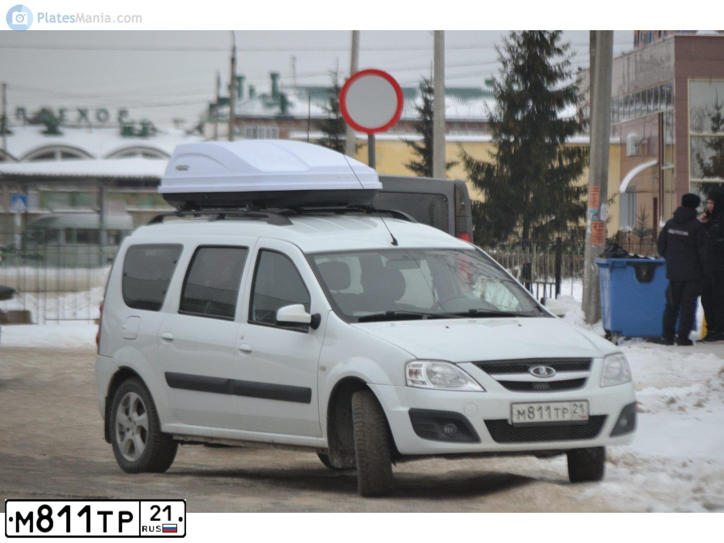 Фото автомобиля LADA LARGUS, 2014 — госномер М811ТР21. Цвет: Белый